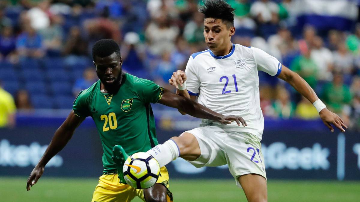 Bryan Tamacas con la Selección de El Salvador