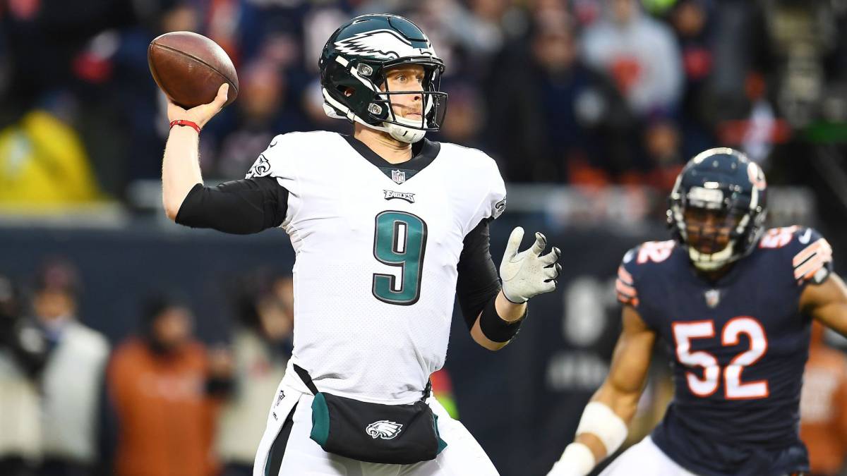 Nick Foles en partido de los Eagles