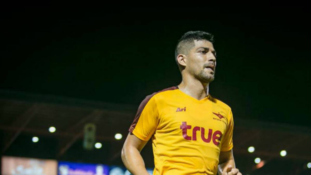 El atacante salvadoreño, sigue intratable con su nuevo equipo en pretemporada. En dos partidos de pretemporada suma tres goles.