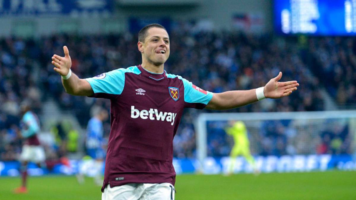 Chicharito during a match with West Ham United