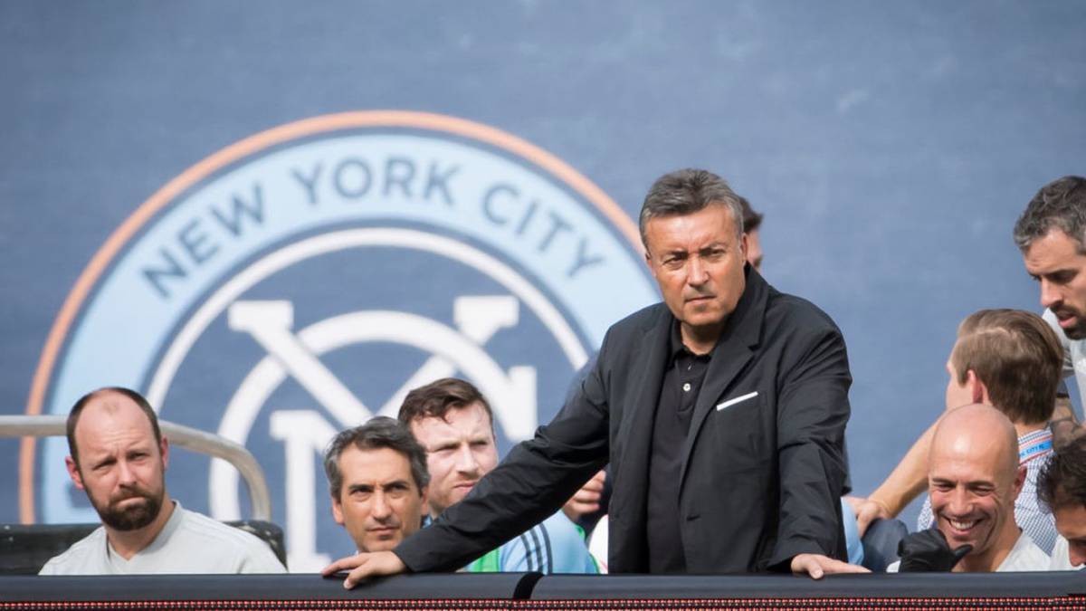 El equipo celeste de Nueva York cree que la mejor alternativa actualmente para remplazar el aporte del goleador español es con varias contrataciones.