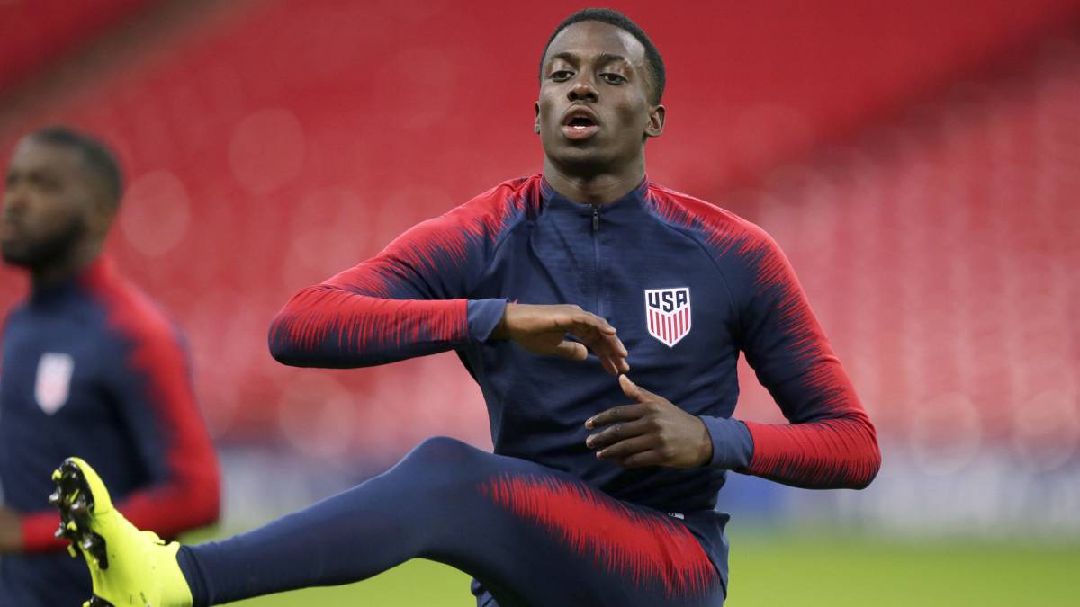 Timothy Weah exercises during a training session at Wembley Stadium in London