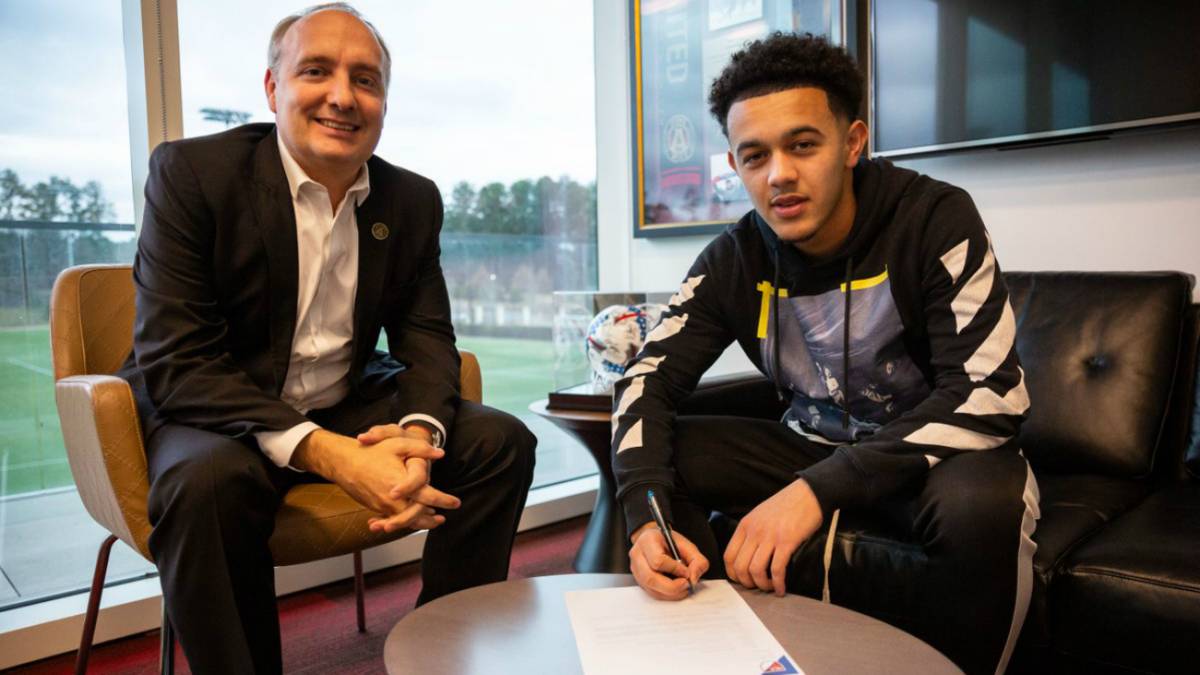 El joven futbolista llega al actual club campeón de la MLS después de haberse formado en el Watford de Inglaterra. Su objetivo es tener más minutos de juego
