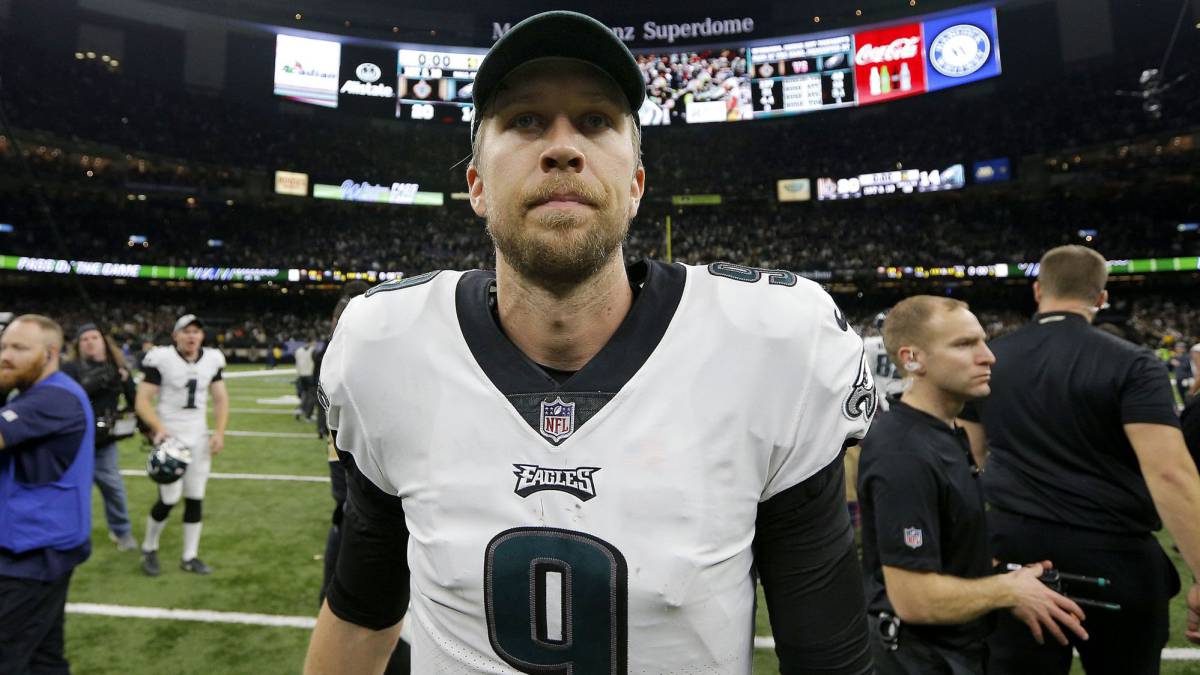Nick Foles en partido de los Eagles
