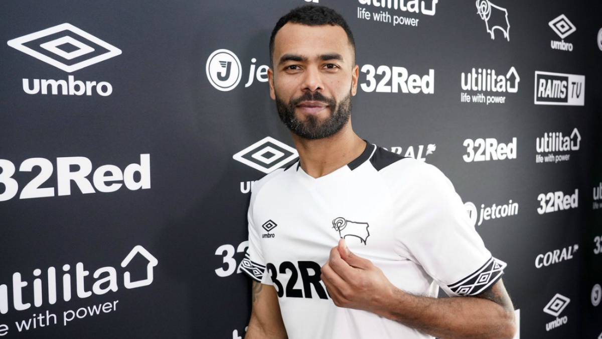 El veterano defensor de 38 años dejó al LA Galaxy para incorporarse al Derby County, equipo de la Premier League que es dirigido por Lampard.