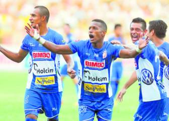 ¡Histórico! Muñoz llegó a 500 partidos en El Salvador