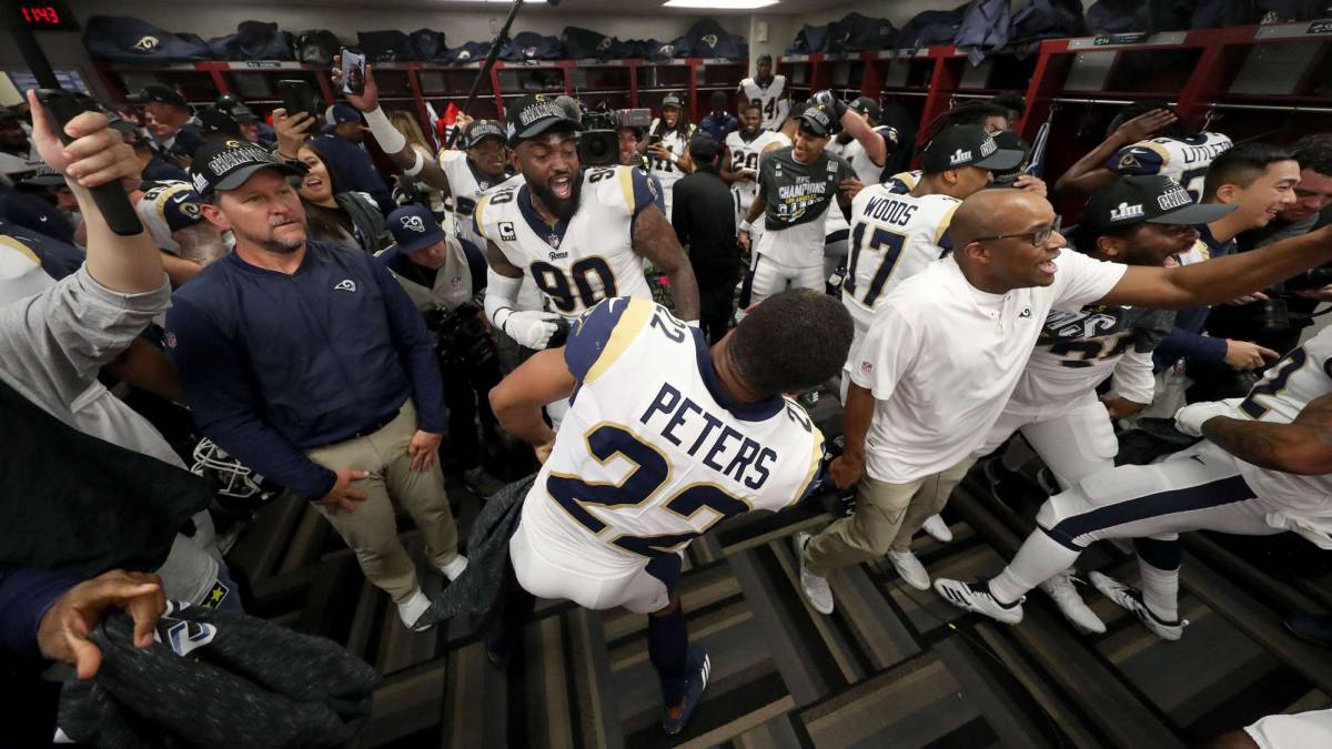 Vestuario de los Rams en celebración