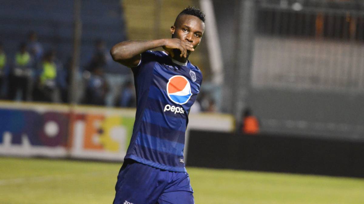 Rubilio Castillo se convierte en nuevo legionario de Honduras