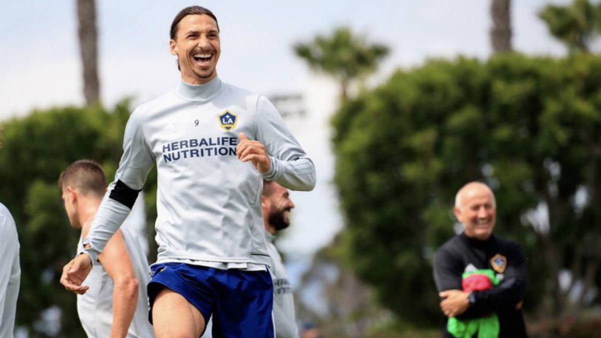 El delantero sueco del LA Galaxy no deja de sorprender en el mundo del fútbol y a sus 37 años se mandó una jugada de fantasía que pocos podrían igualar