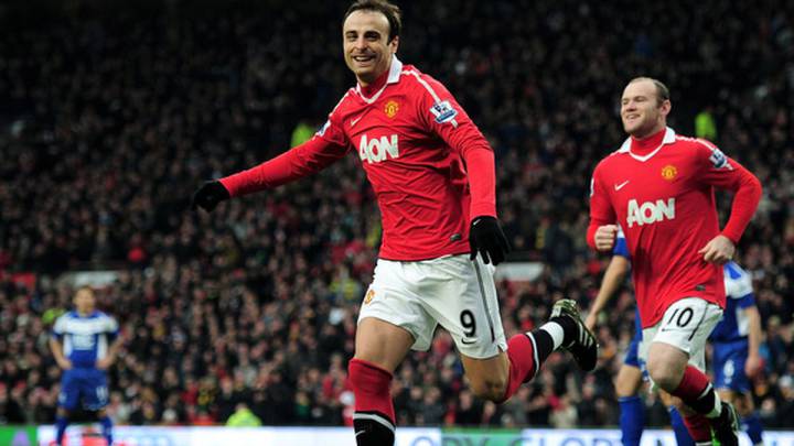 Dimitar Berbatov with Wayne Rooney celebrating a goal from the bulgarian with Manchester United