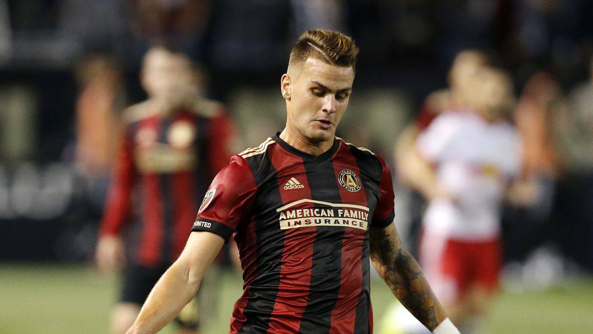 González Pírez tirando un penal con Atlanta United.