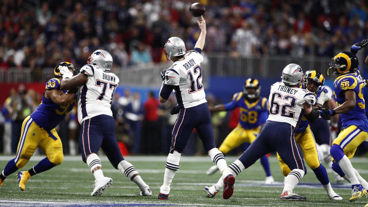 Patriots ganan batalla defensiva a los Rams en Atlanta