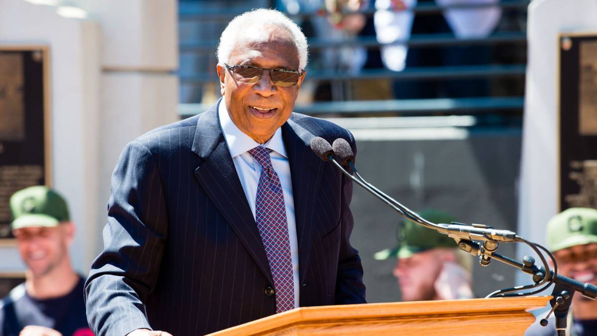 Frank Robinson en conferencia de prensa