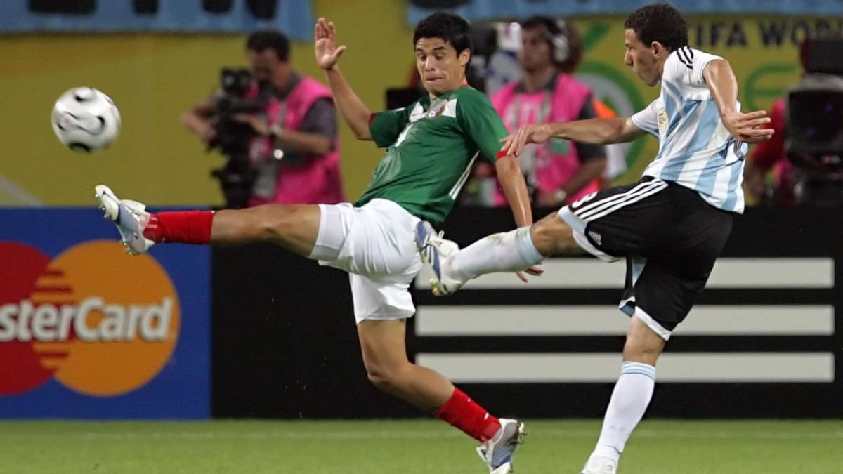 Repasamos la trayectoria del extremo argentino, quien en Alemania 2006 marcó uno de los grandes goles en los Mundiales y mandó a casa a México.