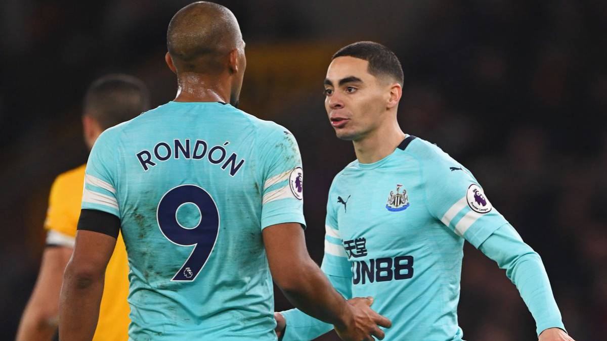 Miguel Almirón during his debut with Newcastle United at the match against Wolves in the Premier League