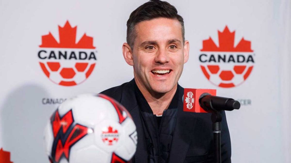 John Herdman en conferecnia de prensa