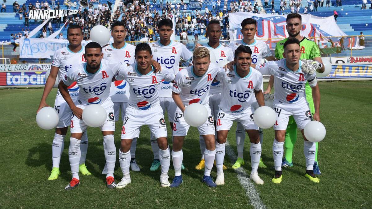 El equipo Albo estaba obligado a ganar en casa y lo logró con sufrimiento ante un Santa Tecla que se portó como digno rival y puso en aprietos a los locales