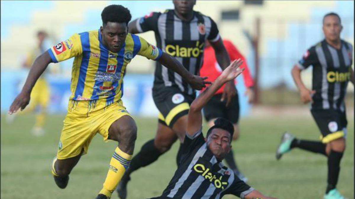 La Comisión Disciplinaria de la Fesfut sancionó con seis partidos Clayvin Zúñiga, mediocampista hondureño, por escupirle al defensor de Audaz, Tardelis Peña.