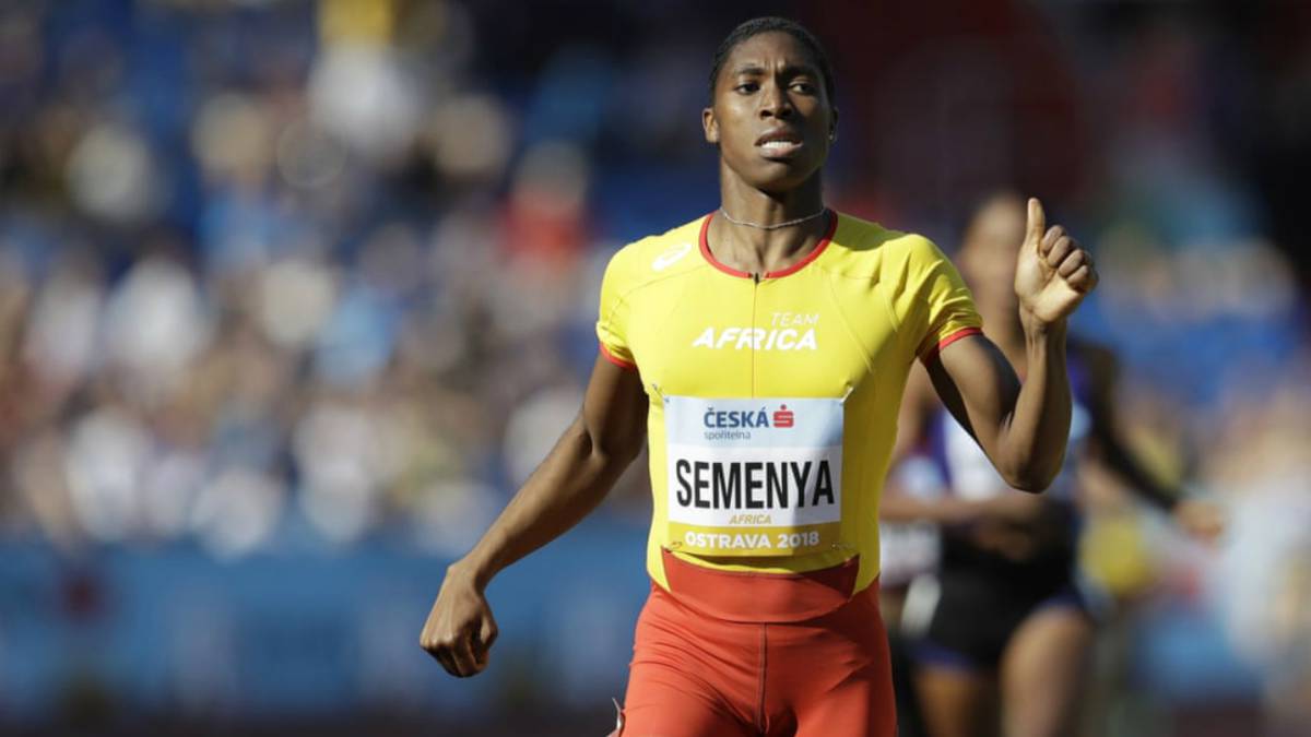 Caster Semenya compitiendo
