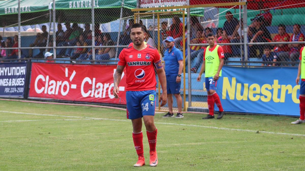 Jaime Alas en partido de Municipal