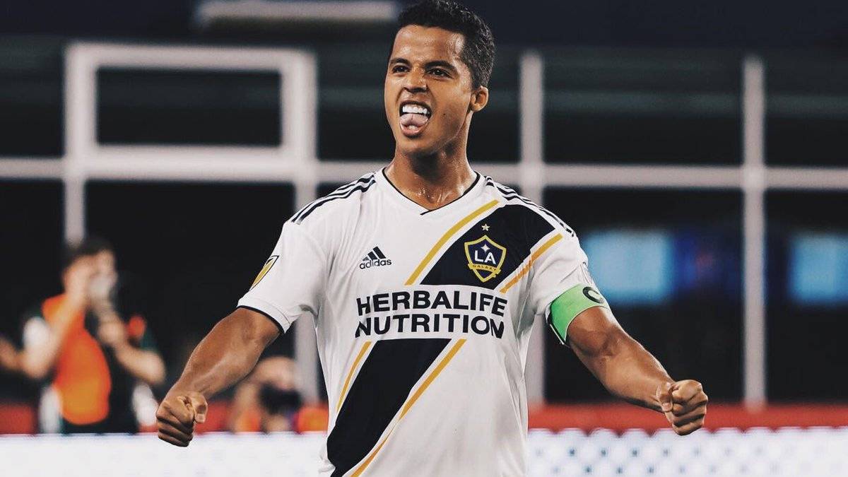 Giovani Dos Santos celebrando gol con La Galaxy
