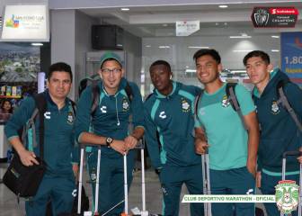 Aficionado hondureño, logra conocer al plantel de Santos