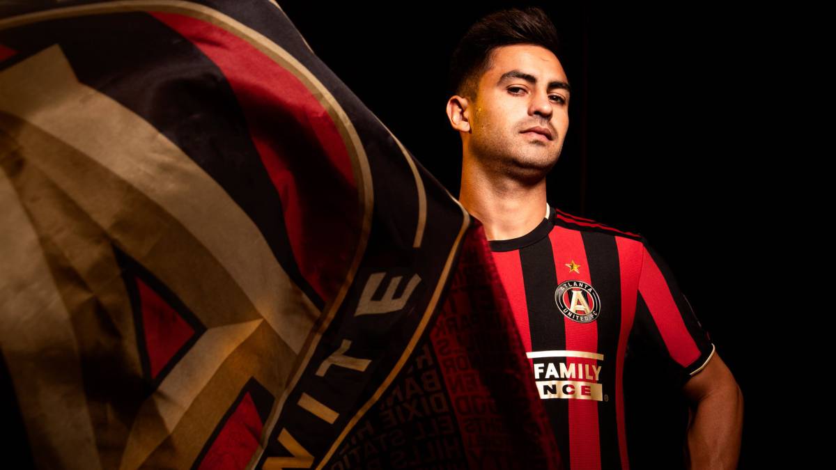 Pity Martínez con la playera de Atlanta United