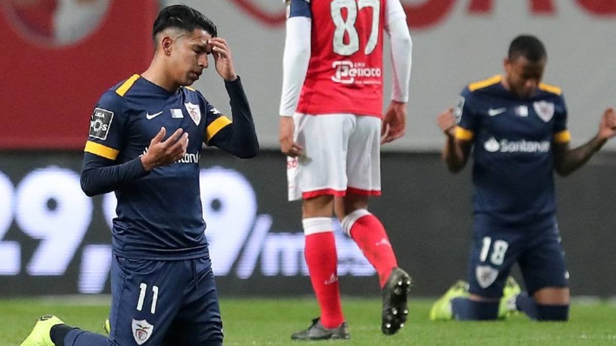 Denis Pineda en partido con Santa Clara