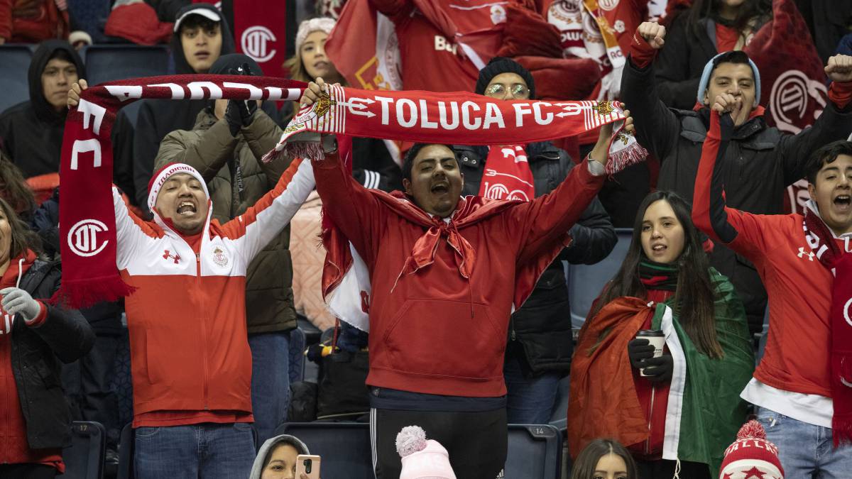 Aficionados de Toluca en el Sporting Park