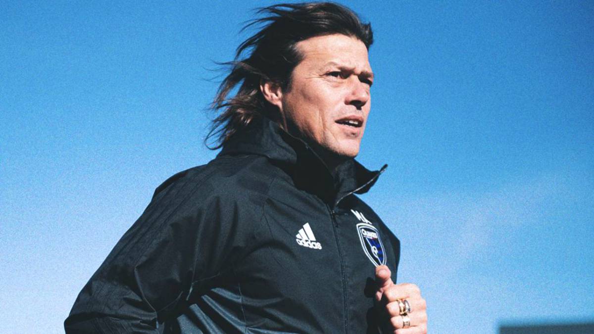 El estratega argentino declaró que únicamente se ha reunido con los dirigentes del San Jose Earthquakes, por lo que no piensa en otra cosa que su equipo