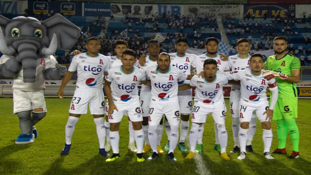 El cuadro de Alianza FC previo al encuentro contra Isidro Metapán