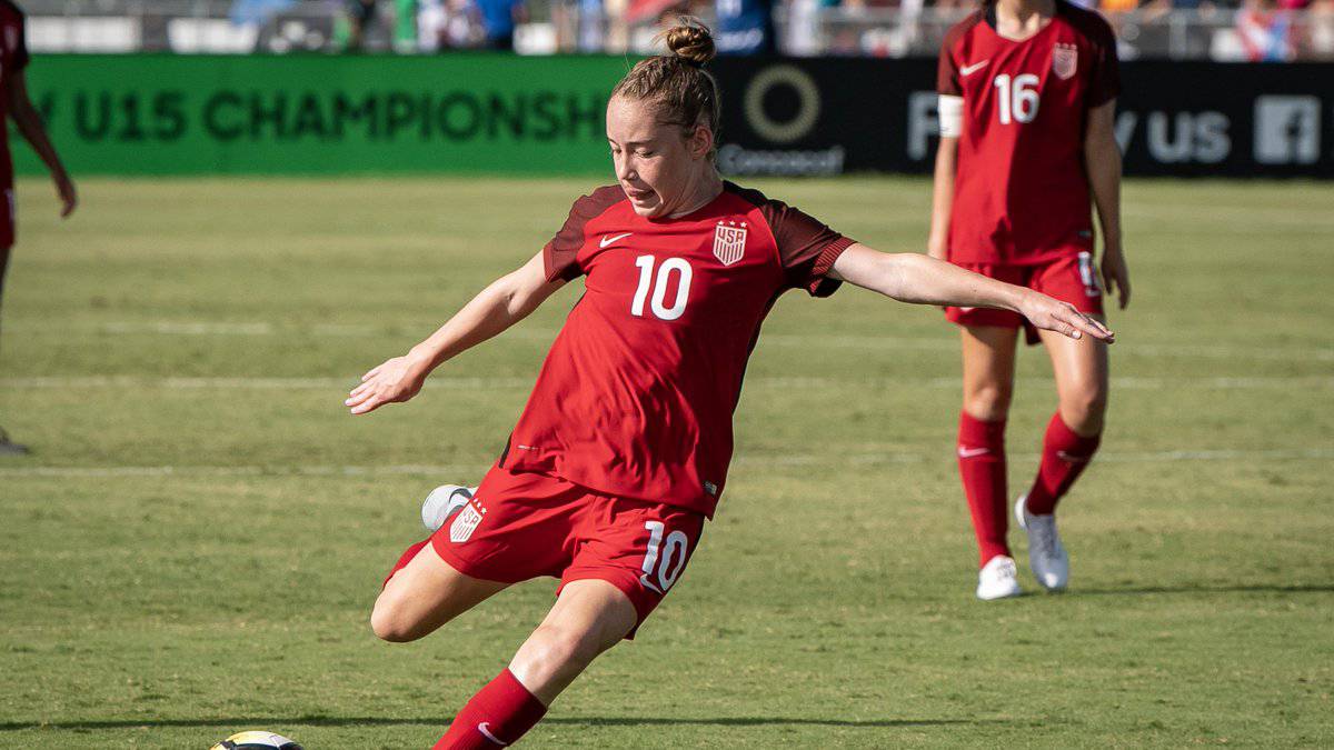 Olivia Moultrie jugando con Estados Unidos Sub-15