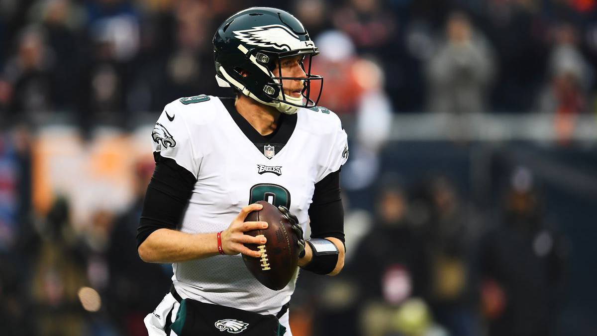 Nick Foles en partido de los Eagles