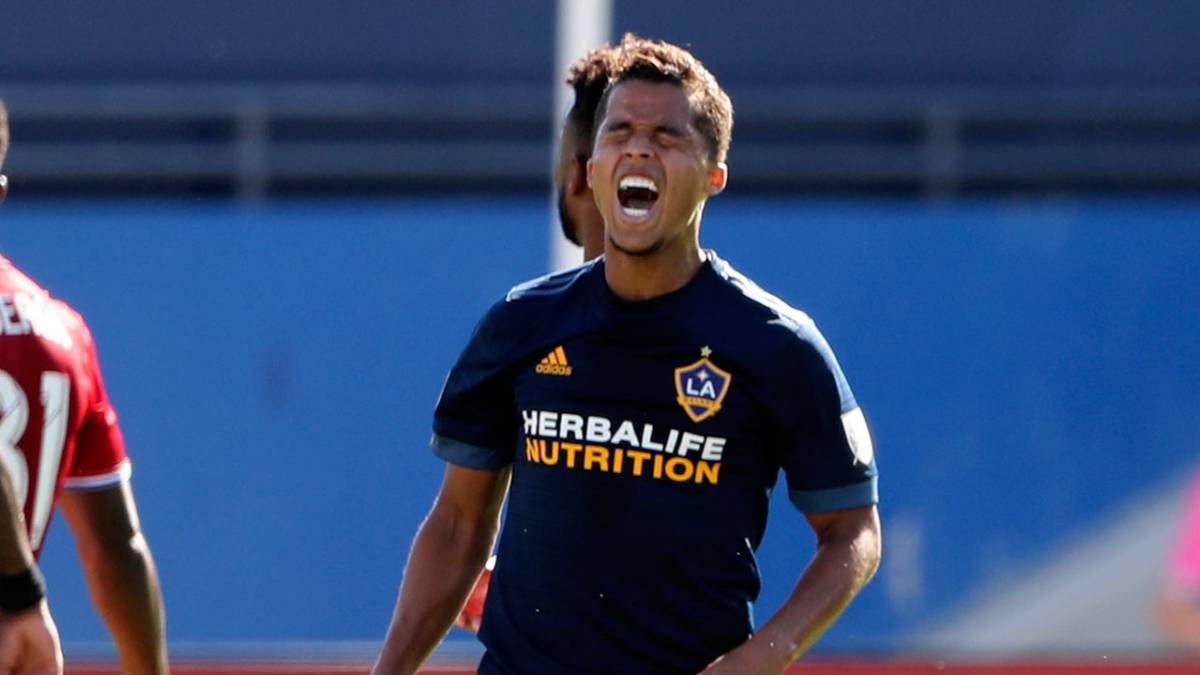 Giovani Dos Santos jugando con LA Galaxy