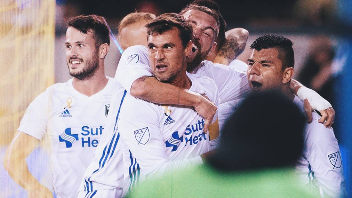 Wondolowski celebrando un gol con San Jose