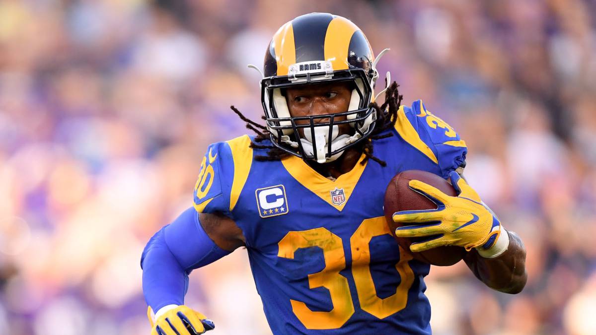 Todd Gurley en partido de Rams