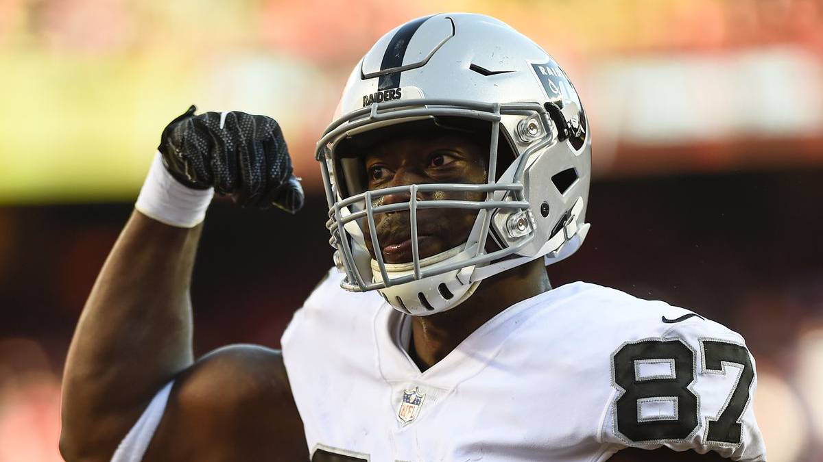 Jared Cook con los Raiders