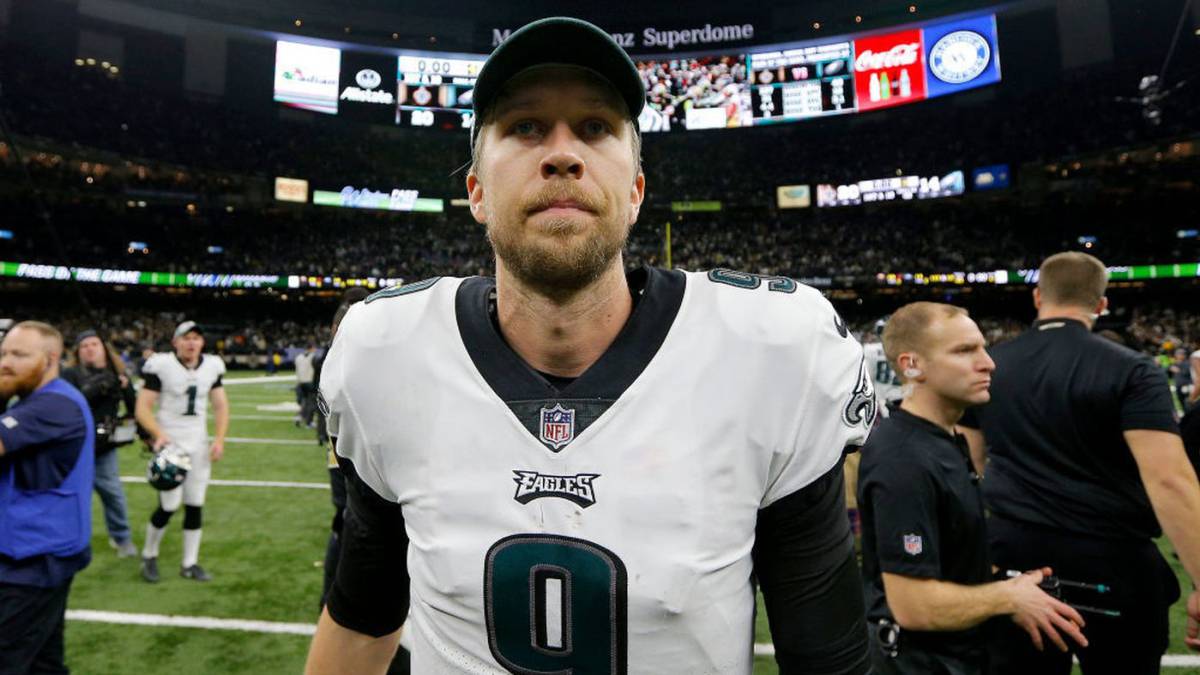 Nick Foles en partido de los Eagles
