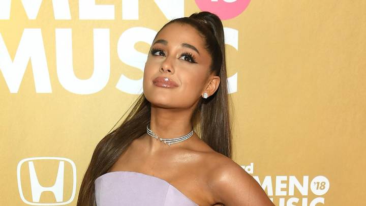 Aún no hay nada confirmado, pero la cantante de Thank U Next y las redes sociales de la compañía de café, han estado twitteando cosas similares, por lo que hace pensar que están trabajando juntos