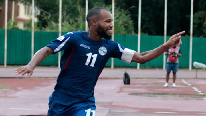 Yordan Santa Cruz celebrando un gol con Cuba