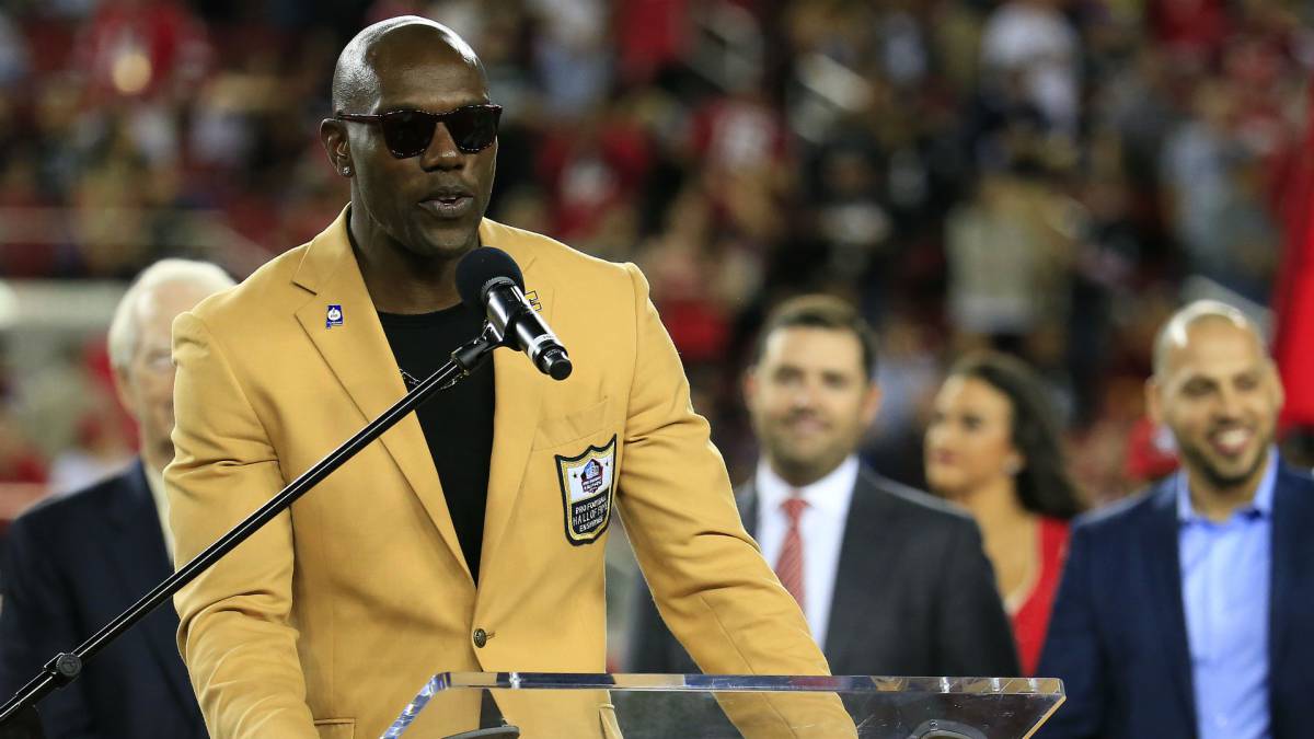 Terrell Owens en ceremonia de inducción al Salón de la Fama