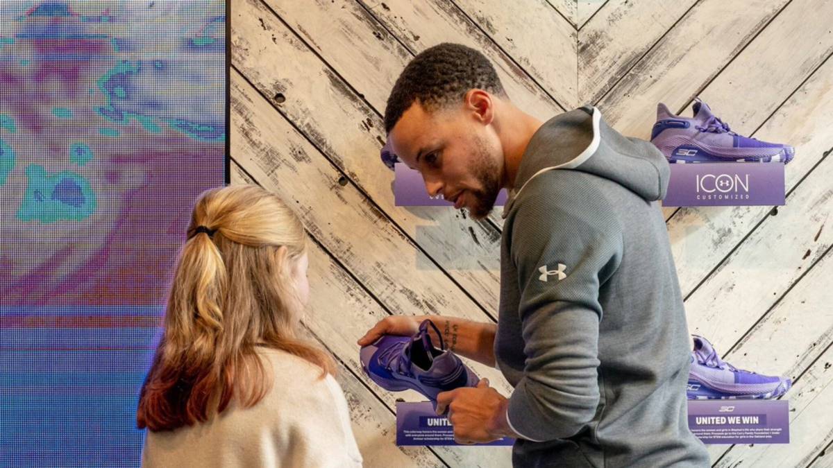 Con motivo del Día de la Mujer, una niña de 9 años de edad fue la protagonista y la inspiración de los nuevos tenis de Stephen Curry