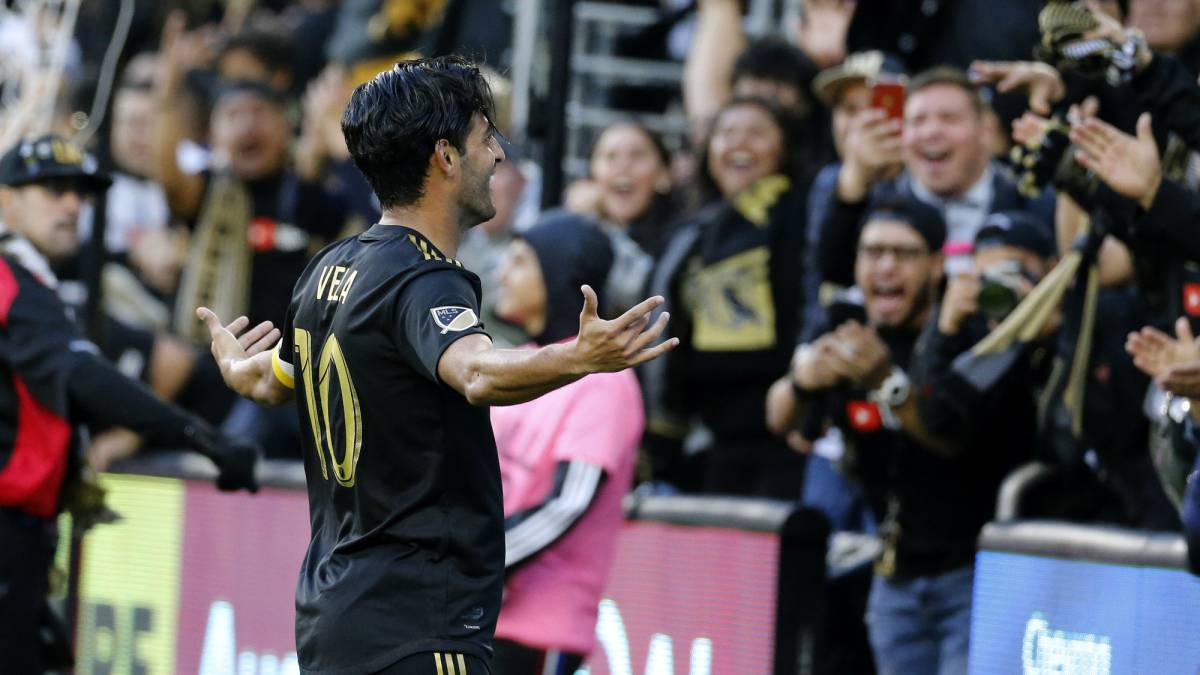 Carlos Vela celebrando un gol con LAFC