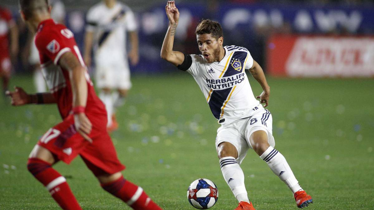 jonathan dos Santos con LA Galaxy