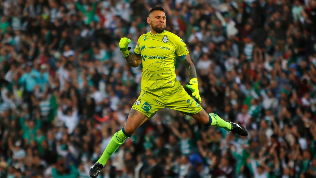 Jonathan Orozco Portero del Santos en festejo del primer gol de su equipo durante el juego de la jornada 4 del Torneo Clausura 2018 de la Liga Bancomer MX
