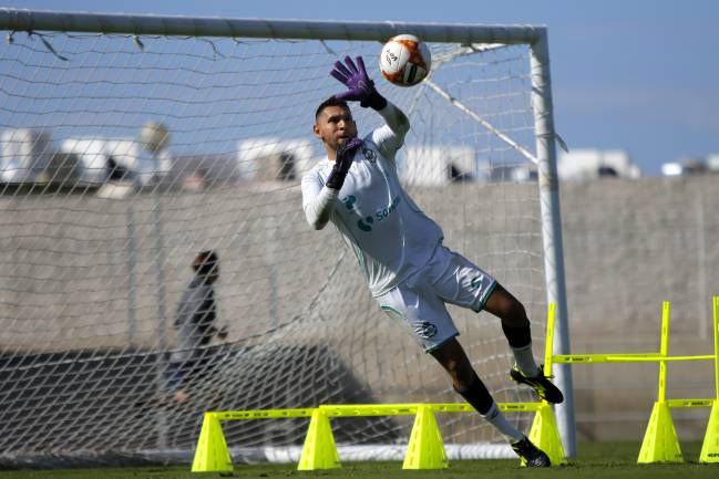 Jonathan Orozco del Santos durante el entrenamiento previo a la Jornada 15 del torneo Apertura 2018 de la Liga Bancomer MX