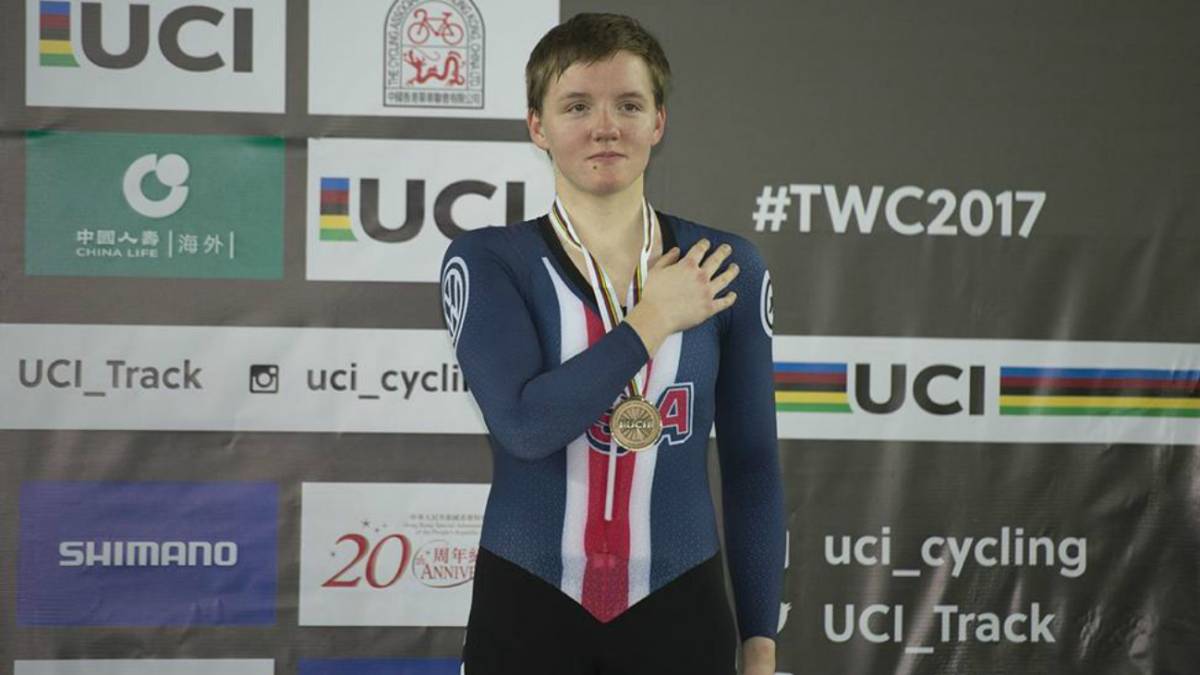 Kelly Catlin en el podium