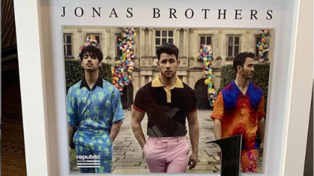 Los hermanos que anunciaron recientemente su regreso, ya se posicionaron en el número uno del Billboard con su nueva canción Sucker, luego de seis años de ausencia