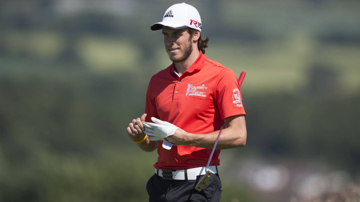 Gareth Bale playing golf one of his favorite sports