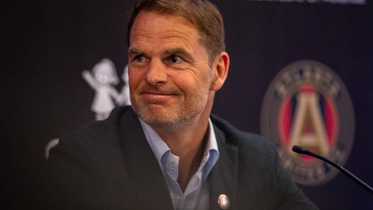 Frank De Boer en conferencia con Atlanta United